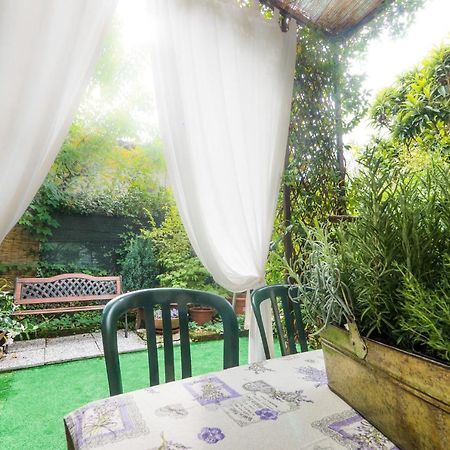 Garden Sweet House Desenzano Apartment Десенцано дел Гарда Екстериор снимка