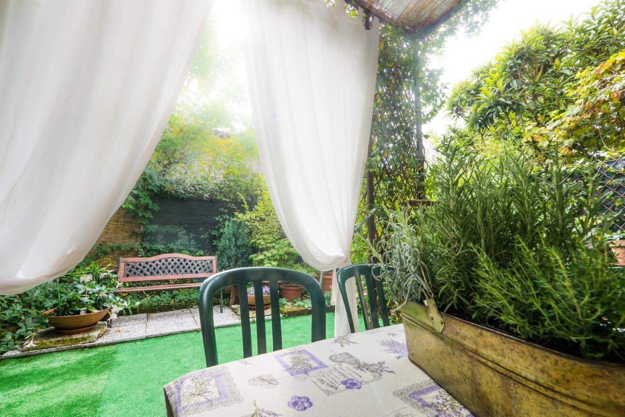 Garden Sweet House Desenzano Apartment Десенцано дел Гарда Екстериор снимка