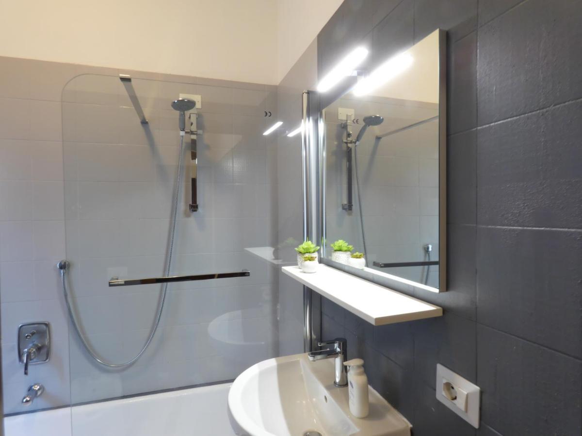 Garden Sweet House Desenzano Apartment Десенцано дел Гарда Екстериор снимка
