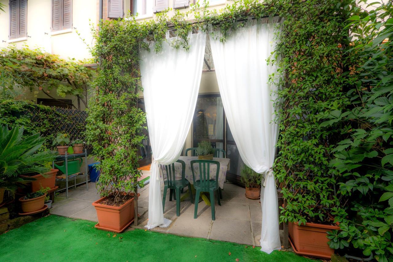 Garden Sweet House Desenzano Apartment Десенцано дел Гарда Екстериор снимка