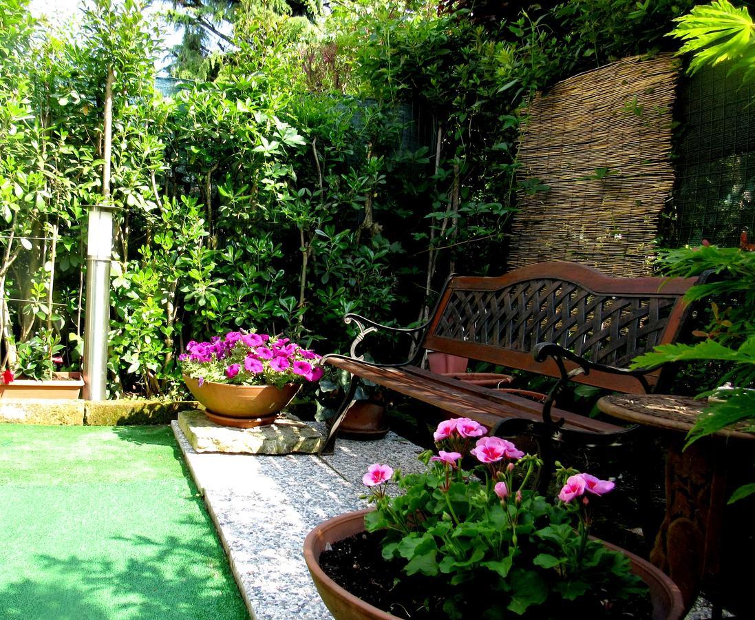 Garden Sweet House Desenzano Apartment Десенцано дел Гарда Екстериор снимка