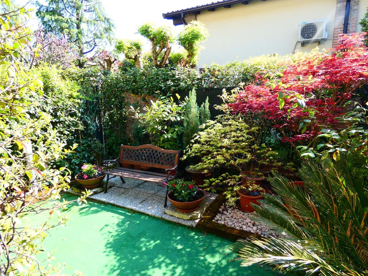 Garden Sweet House Desenzano Apartment Десенцано дел Гарда Екстериор снимка