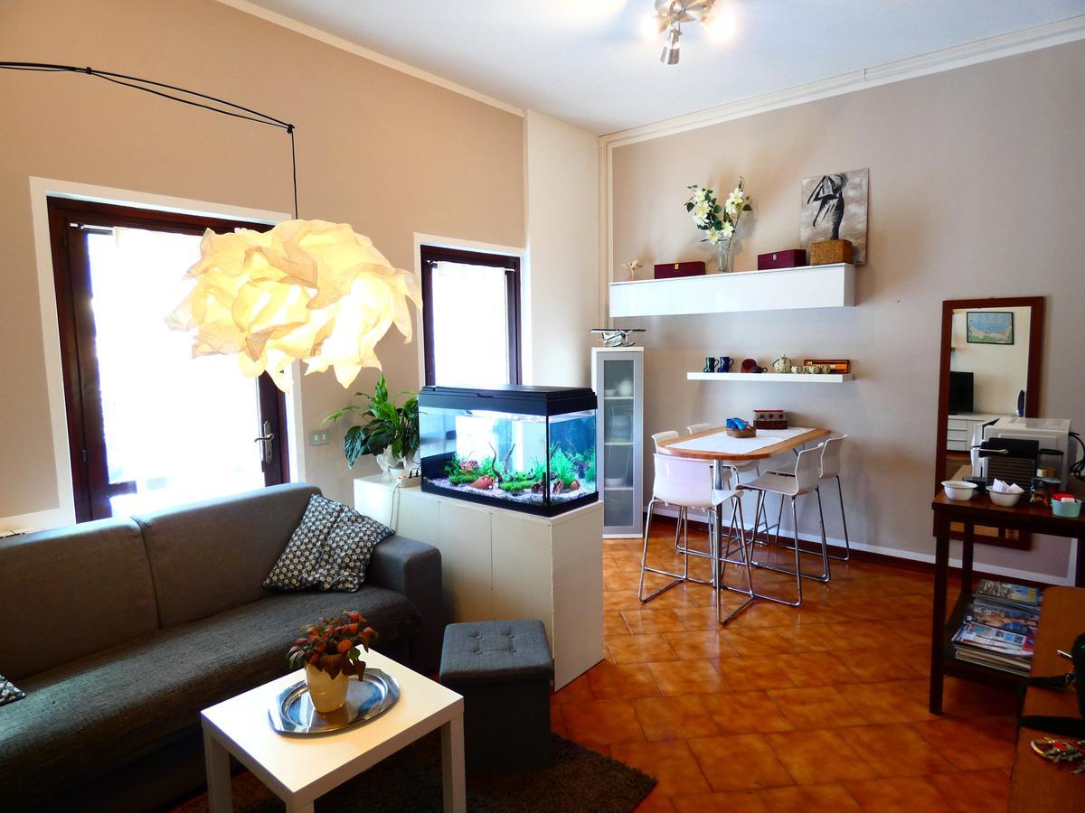 Garden Sweet House Desenzano Apartment Десенцано дел Гарда Екстериор снимка