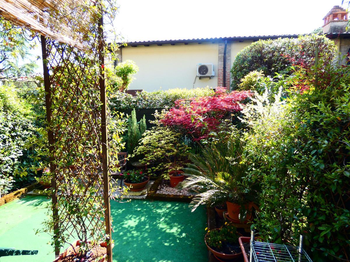 Garden Sweet House Desenzano Apartment Десенцано дел Гарда Екстериор снимка